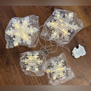NWT lighted hanging snowflakes Christmas Xmas battery operated
